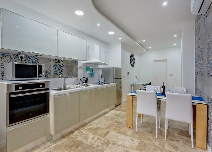 Modern 2 Bedroom Apartment In St Julians